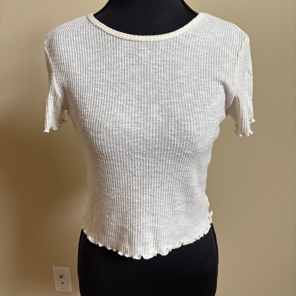 American Eagle XS Cream Ribbed Lettuce Edge Baby Tee – Y2K Retro Soft Knit Crop